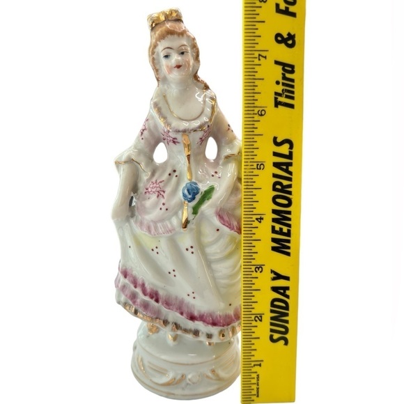 Vintage 1950's Sonsco Japan Hand Painted Porcelain Lady With Dress Figurine - Picture 2 of 11